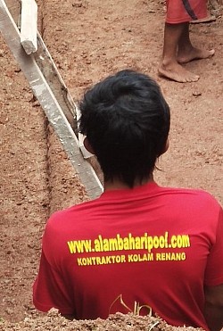 Kontraktor kolam renang