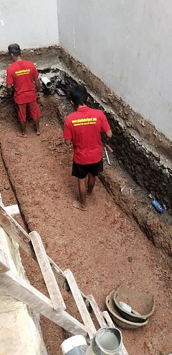 Kontraktor kolam renang