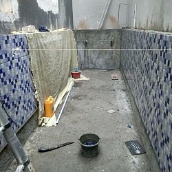 Proses pemasangan keramik