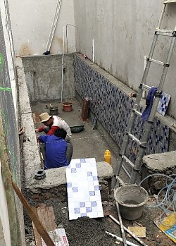 Pemasangan keramik