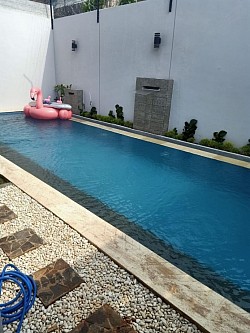 Pembuatan kolam renang