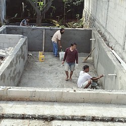 Pembuatan kolam renang