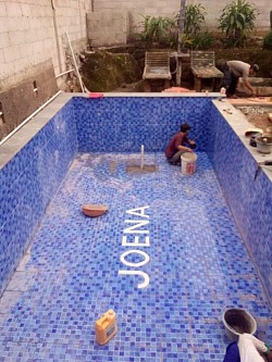 Pembuatan kolam renang