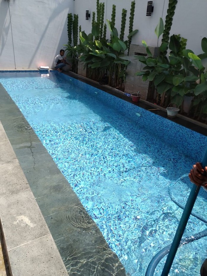 Kolam renang pribadi