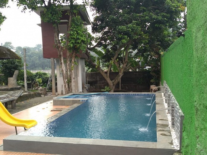 Kolam renang pribadi