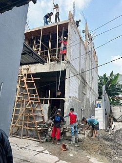 Renovasi rumah